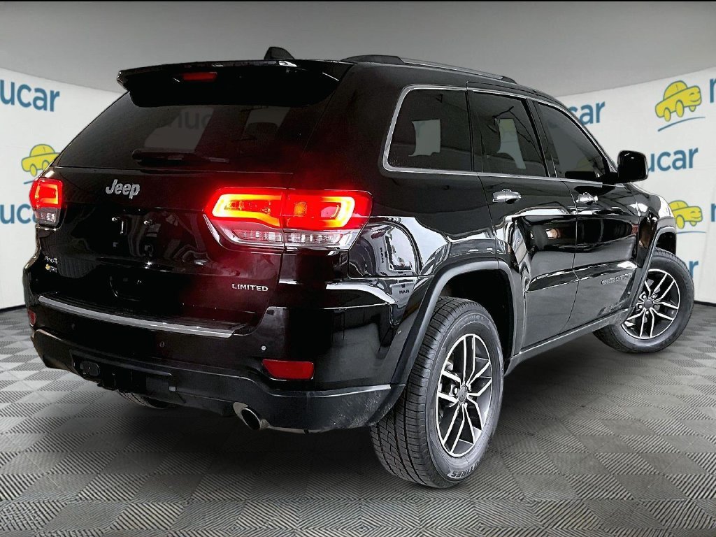 Used 2019 Diamond Black Crystal Pearlcoat Jeep Limited image 6