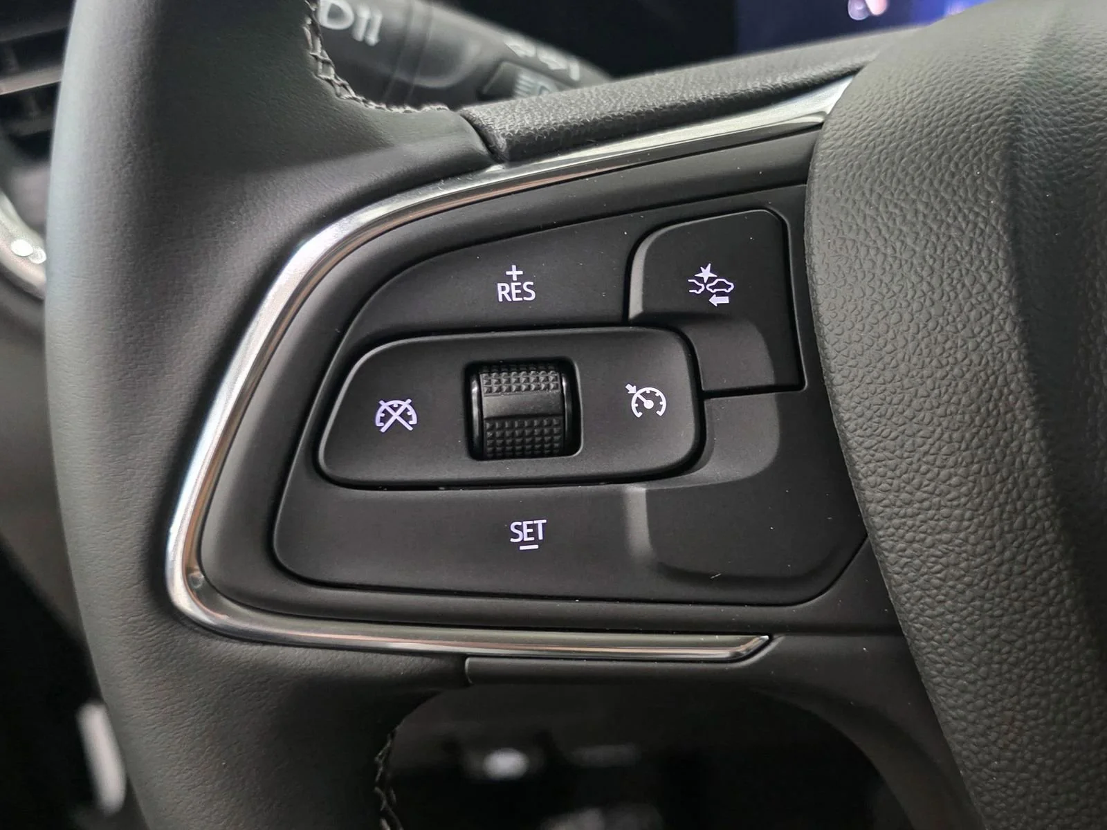 New 2026 Summit White Buick Preferred image 33