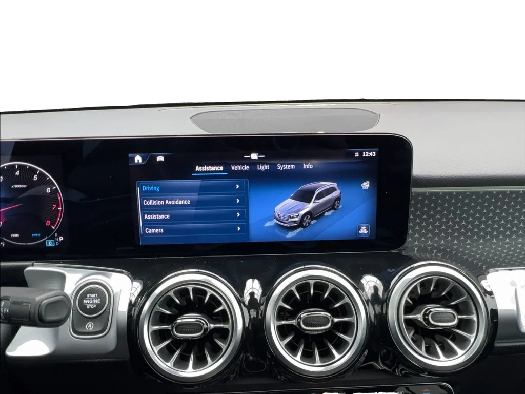 Used 2025 Black Mercedes-Benz GLB 250 image 44