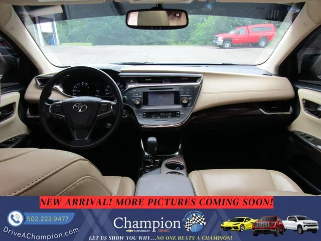 Used 2013 White Toyota XLE Premium image 9