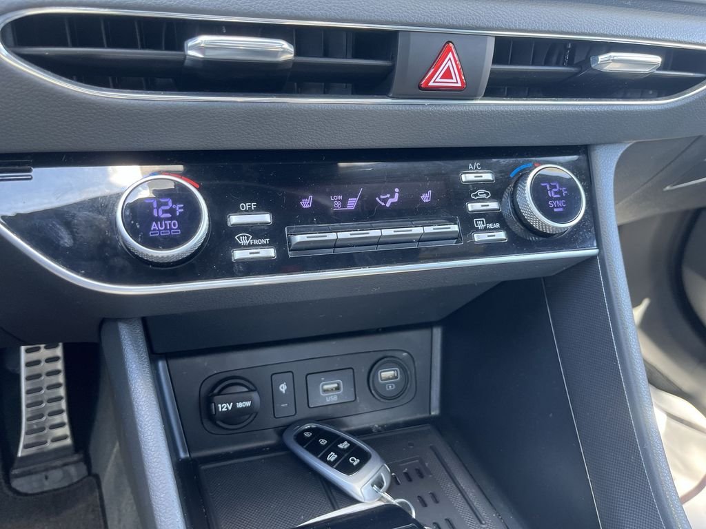Used 2023 Silver Hyundai SEL Plus image 19