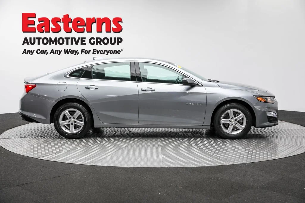 Used 2024 Gray Chevrolet LT image 4