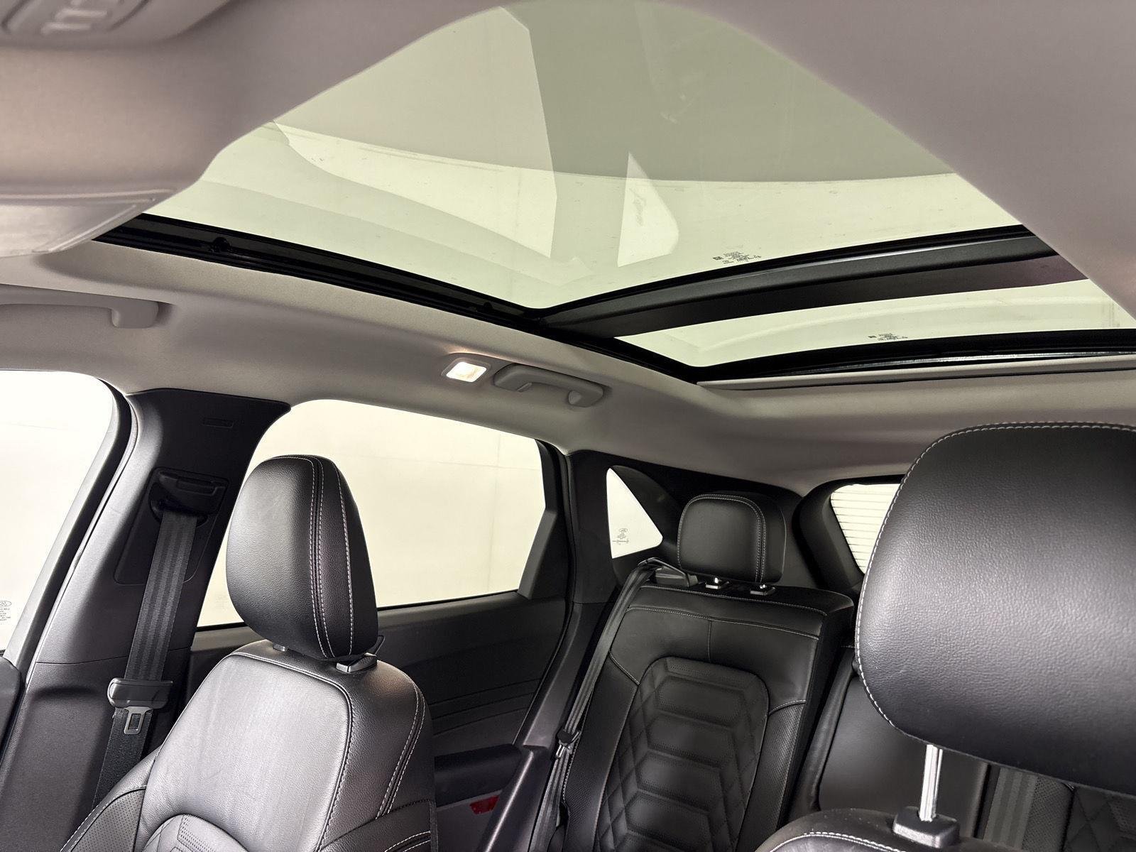 Used 2023 Star White Metallic Tri-Coat Ford Platinum image 8