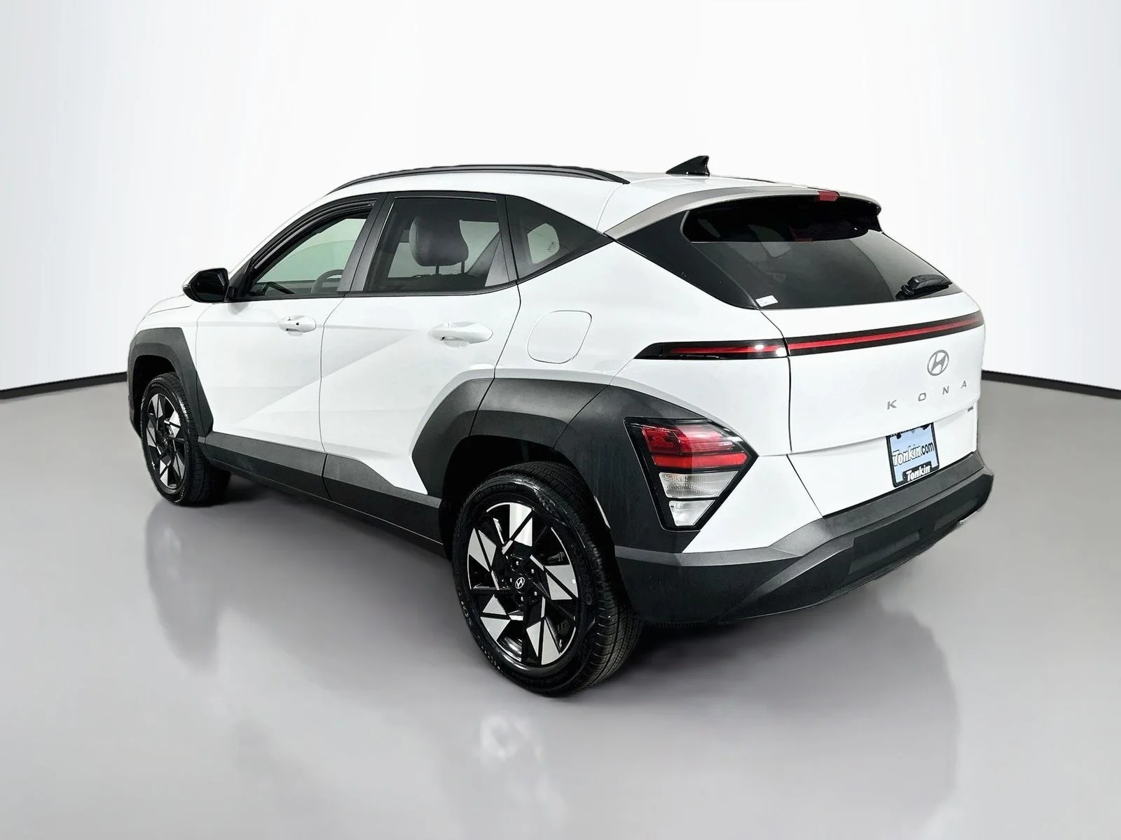 Used 2025 Atlas White Hyundai SEL image 5
