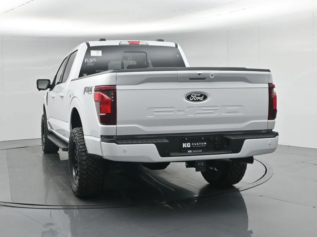 New 2026 Oxford White Ford XLT image 29