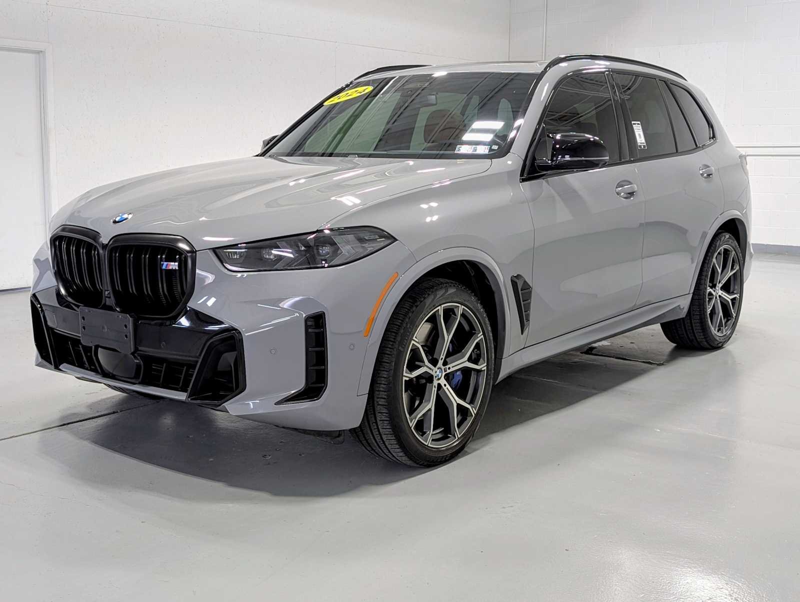 2024 BMW X5 M60i M60i