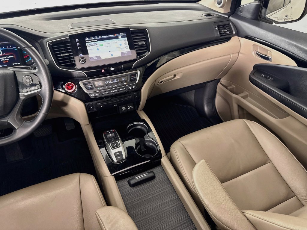 Certified Used 2021 Platinum White Pearl Honda Touring image 32