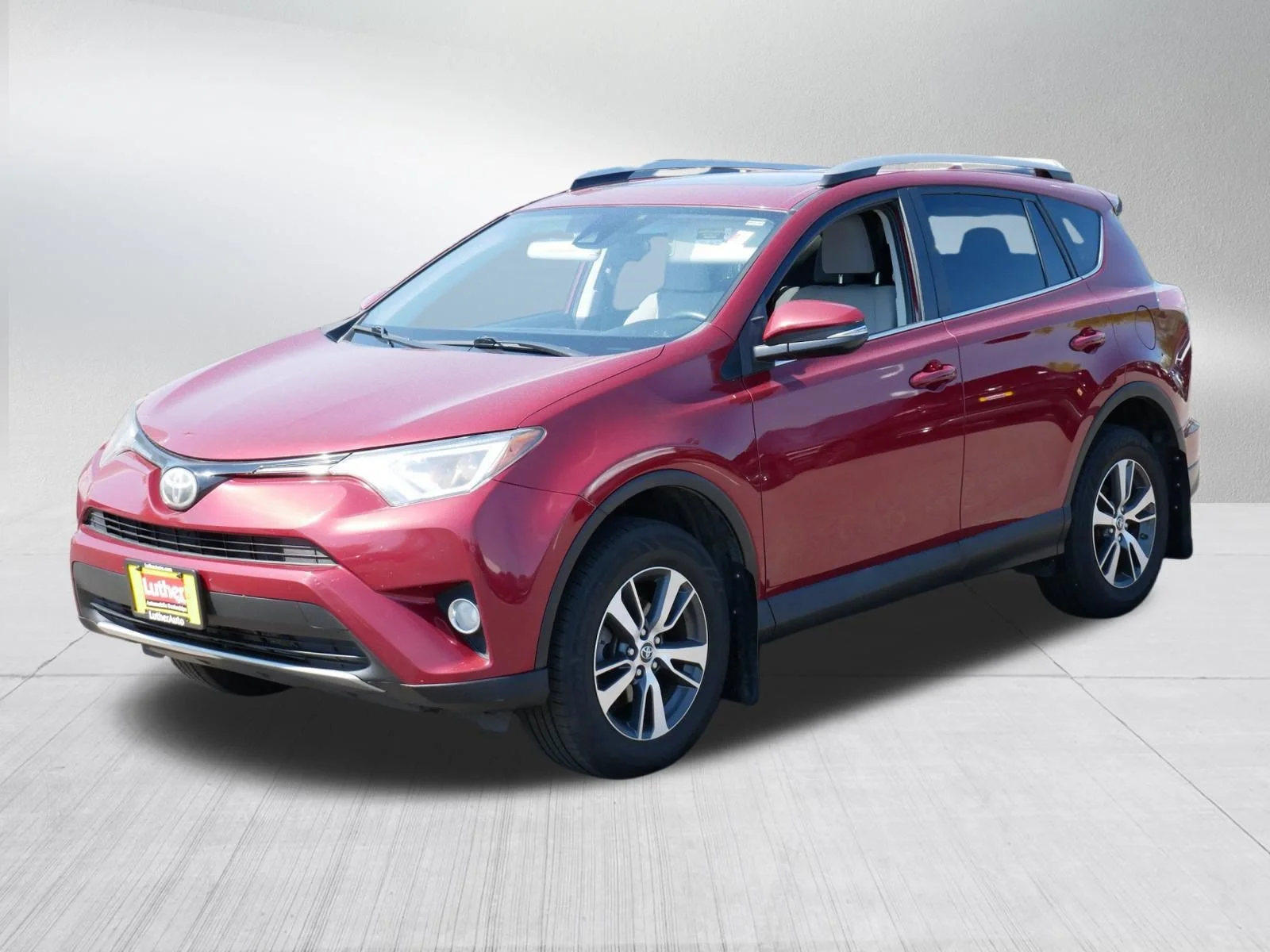 Used 2018 Ruby Flare Pearl Toyota XLE image 3