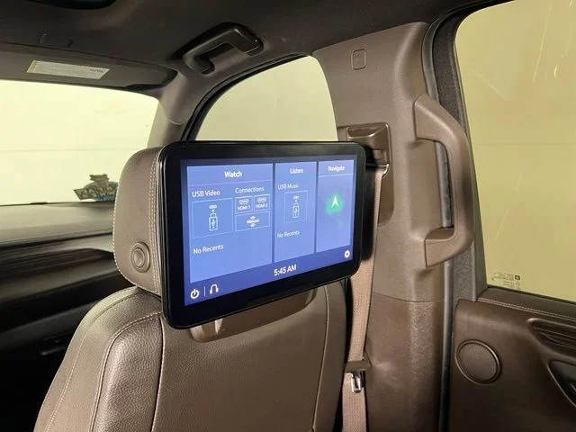 Used 2021 White GMC Denali image 36
