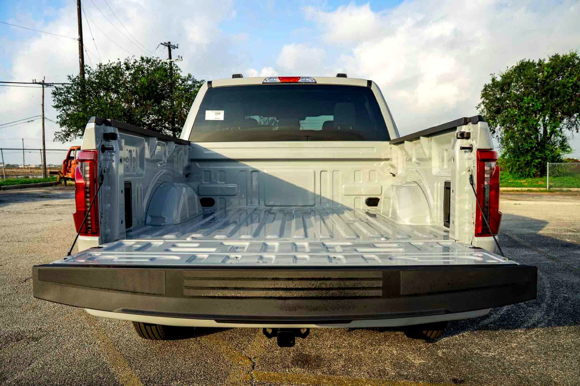 New 2026 Avalanche Ford XLT image 6