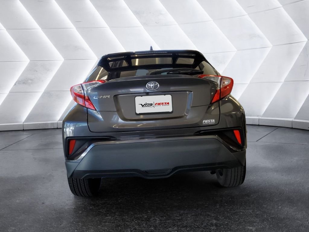 Used 2019 Gray Toyota XLE image 5