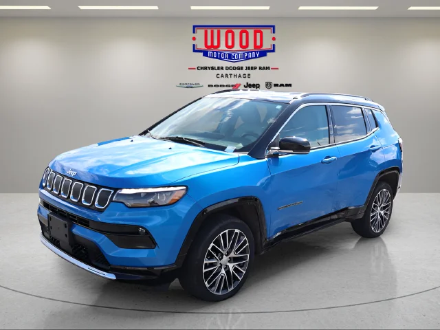 Used 2022 Laser Blue Pearlcoat Jeep Limited image 3