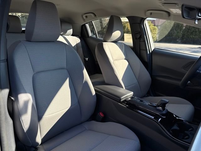 2026 Toyota Prius LE - Photo 28