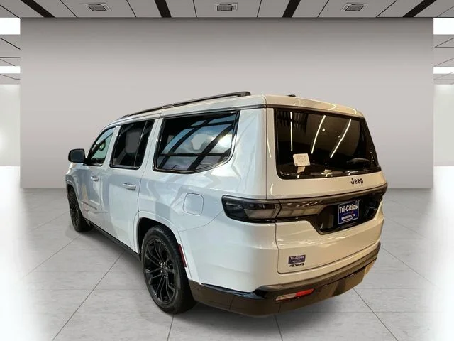 New 2026 Bright White Clear-Coat Exterior Paint Jeep Summit Obsidian image 6