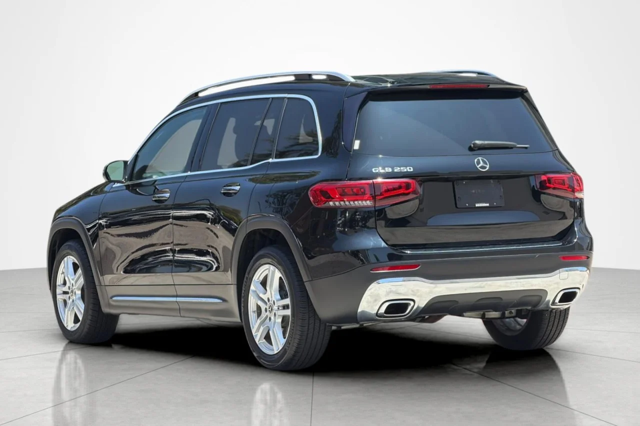 Used 2021 BLACK Mercedes-Benz GLB 250 image 3