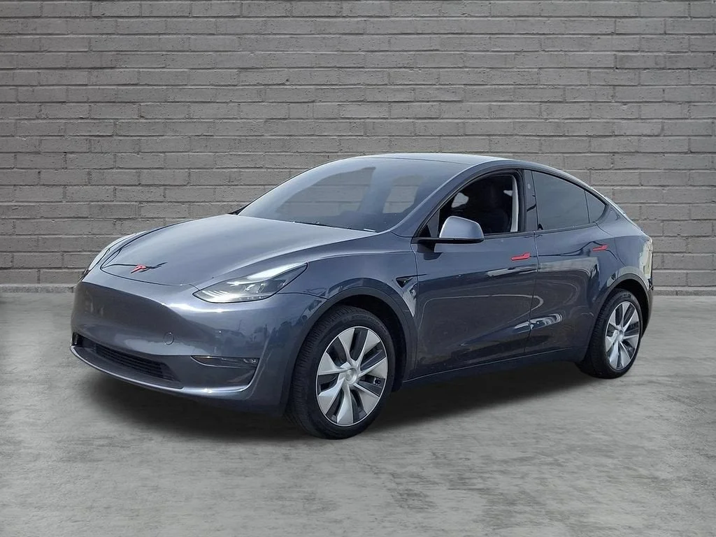 Used 2023  Tesla Long Range image 33