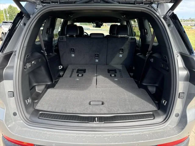 New 2027 Sting-Gray Clear-Coat Paint Jeep Laredo Altitude image 24