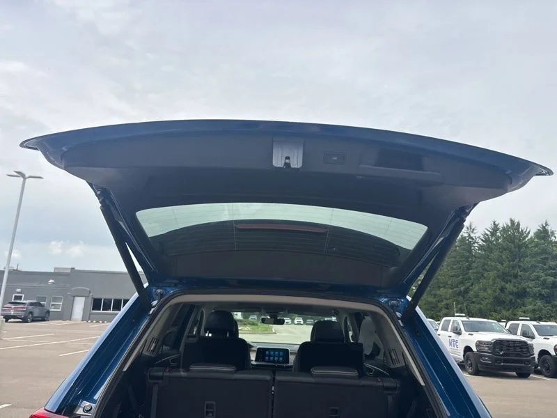 New 2026 Blue Volkswagen 2.0T SE w/Technology image 16
