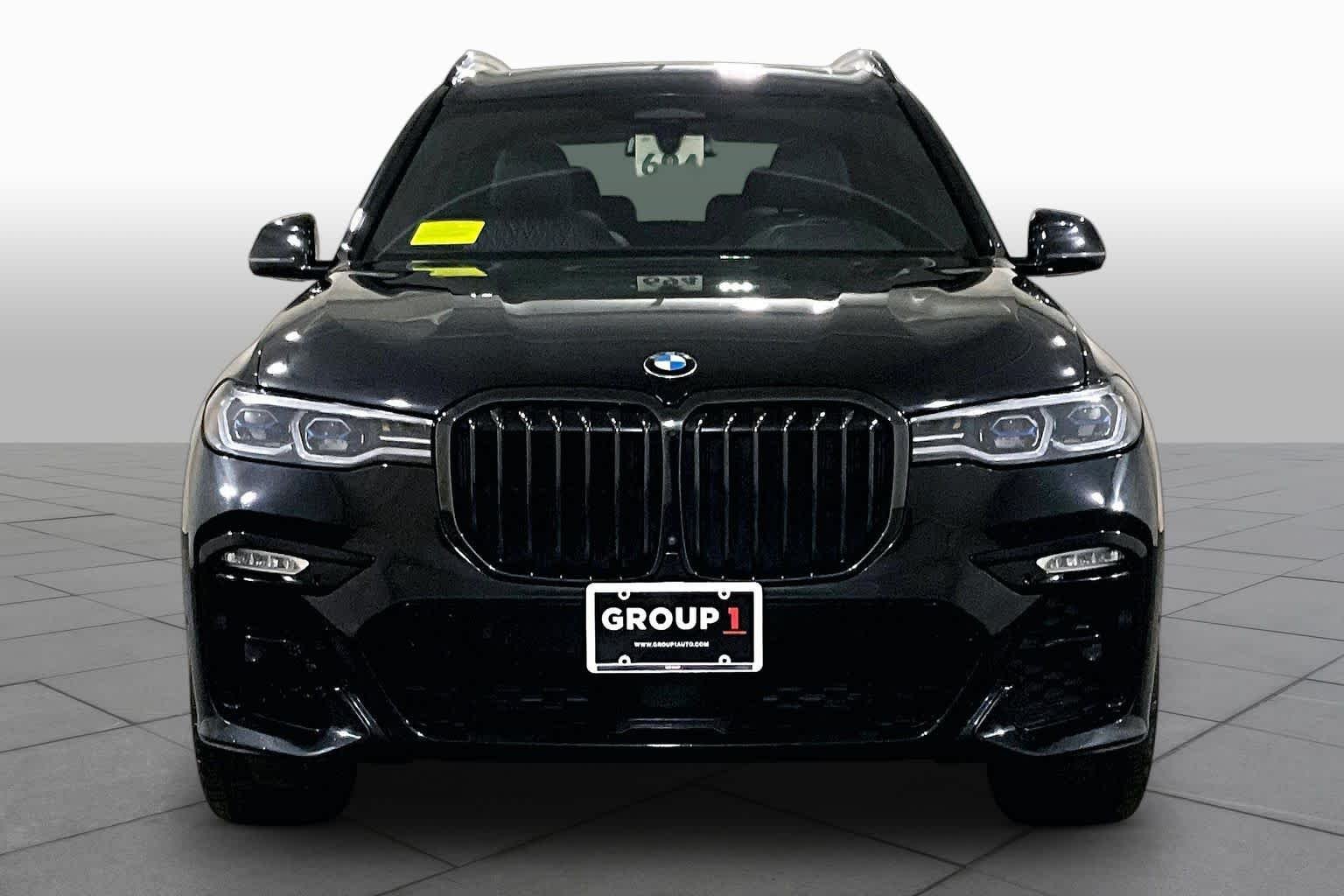 Used 2022 Black Sapphire Metallic BMW M50i image 3