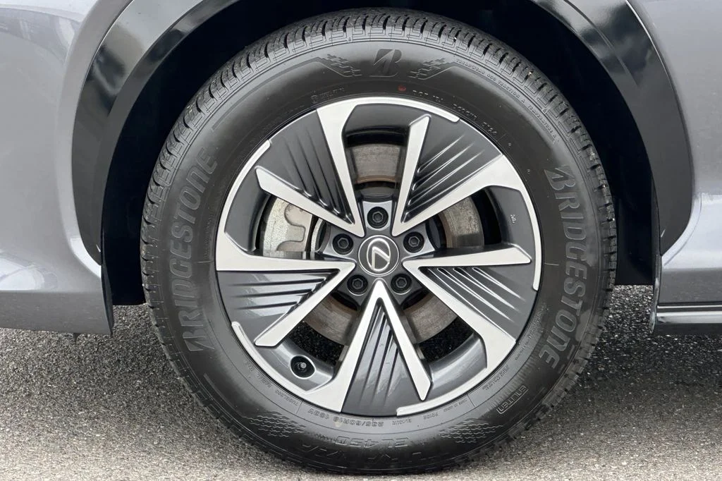 Used 2025 Gray Lexus  image 30
