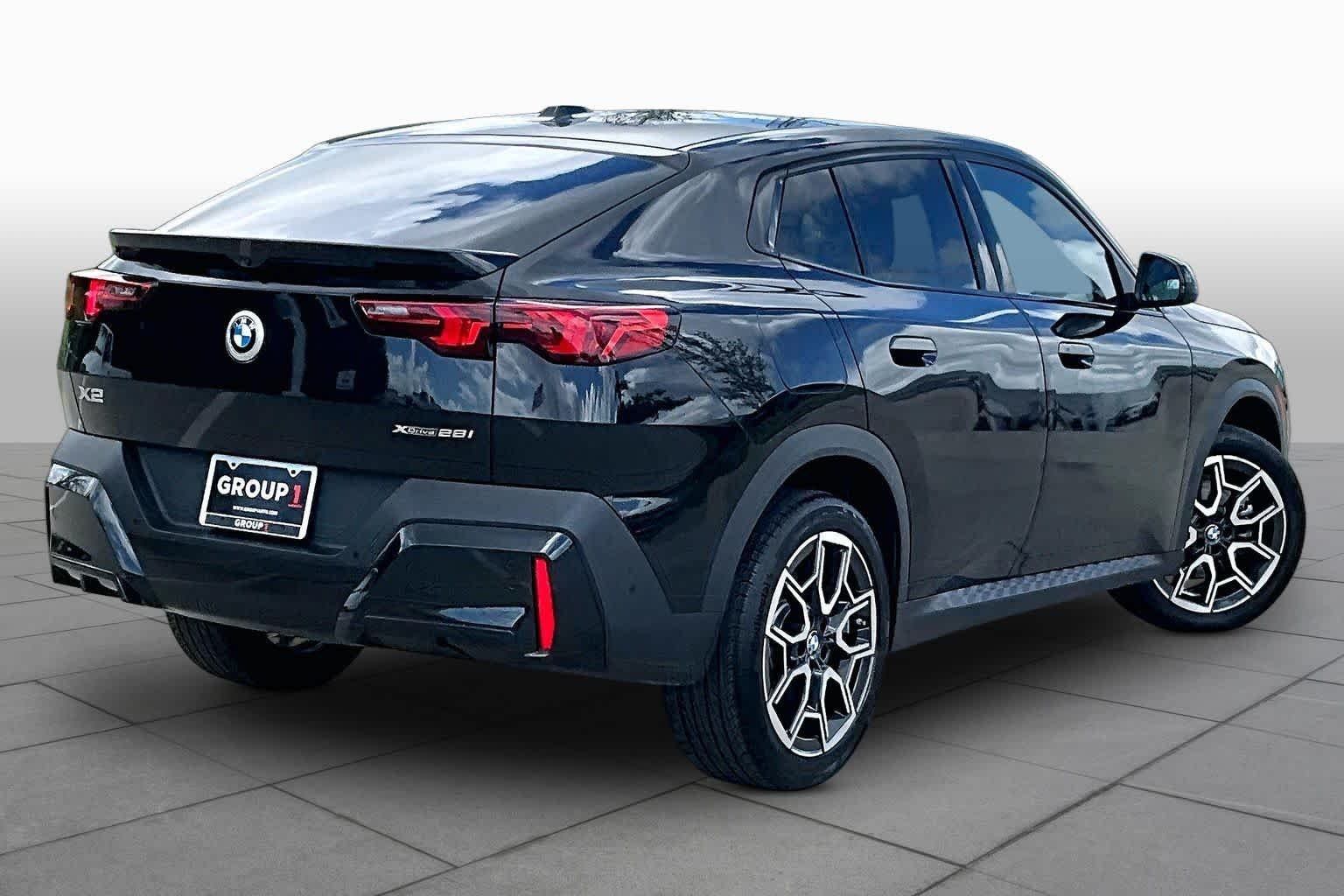 Used 2025 Black Sapphire Metallic BMW xDrive28i image 12