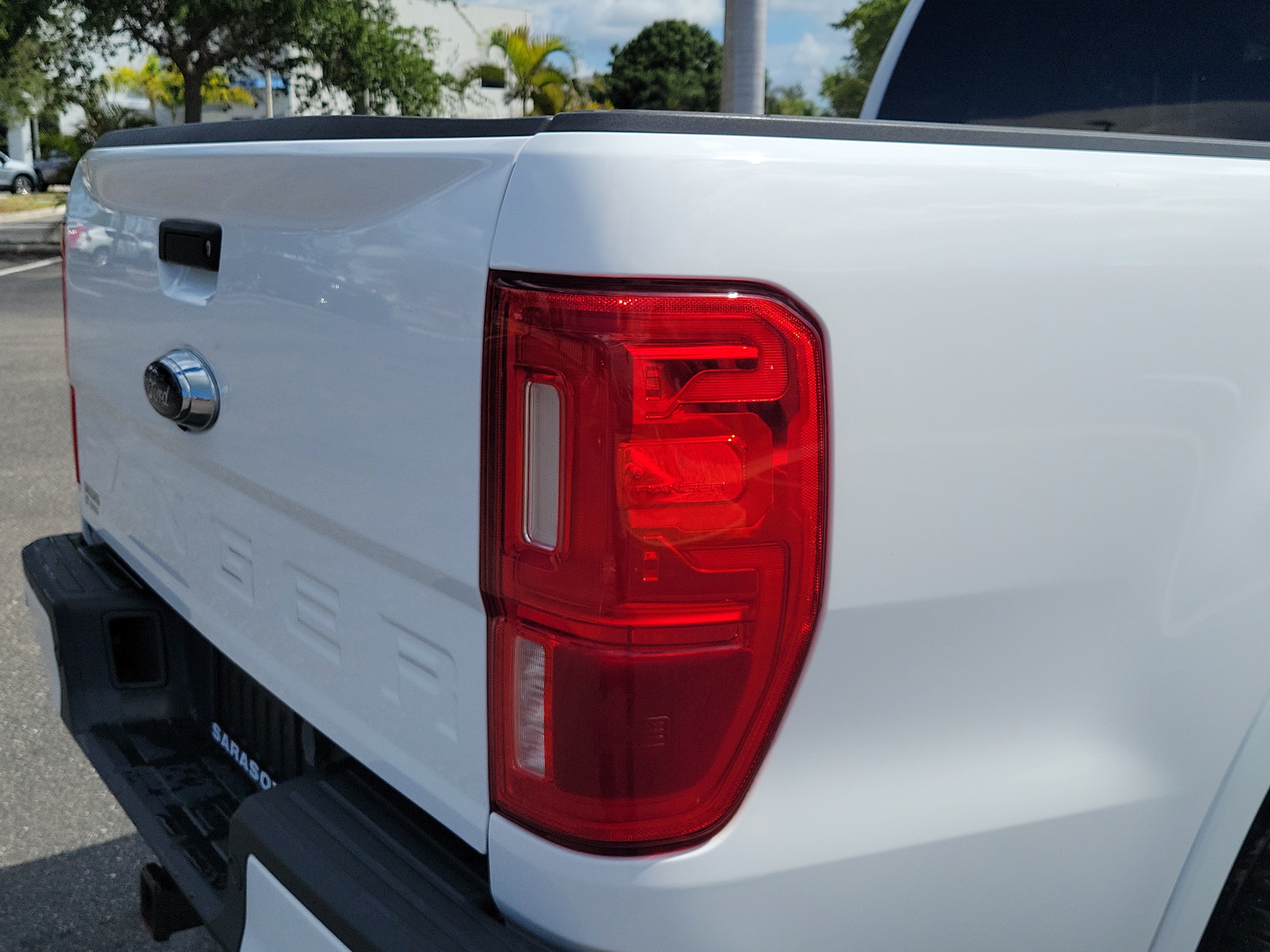 Used 2020 Oxford White Ford XLT image 10