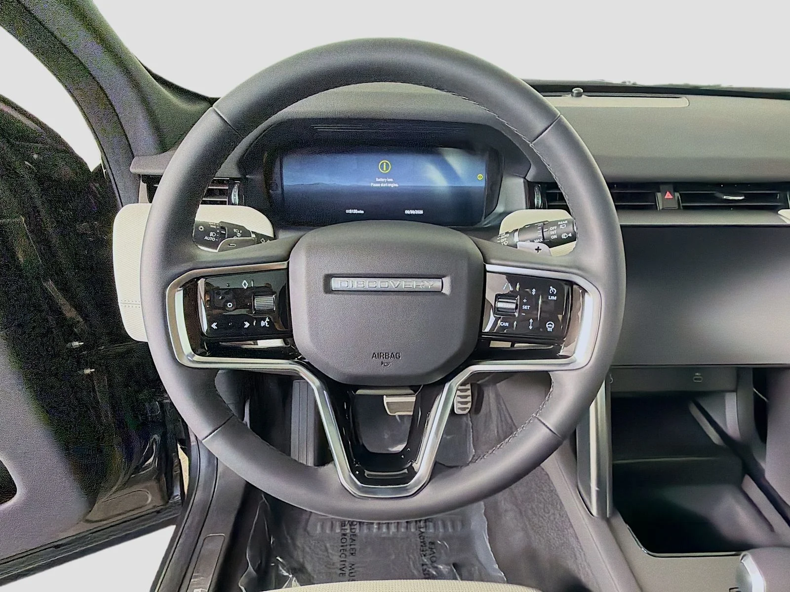 Used 2025 Carpathian Gray Premium Metallic Land Rover SE image 11