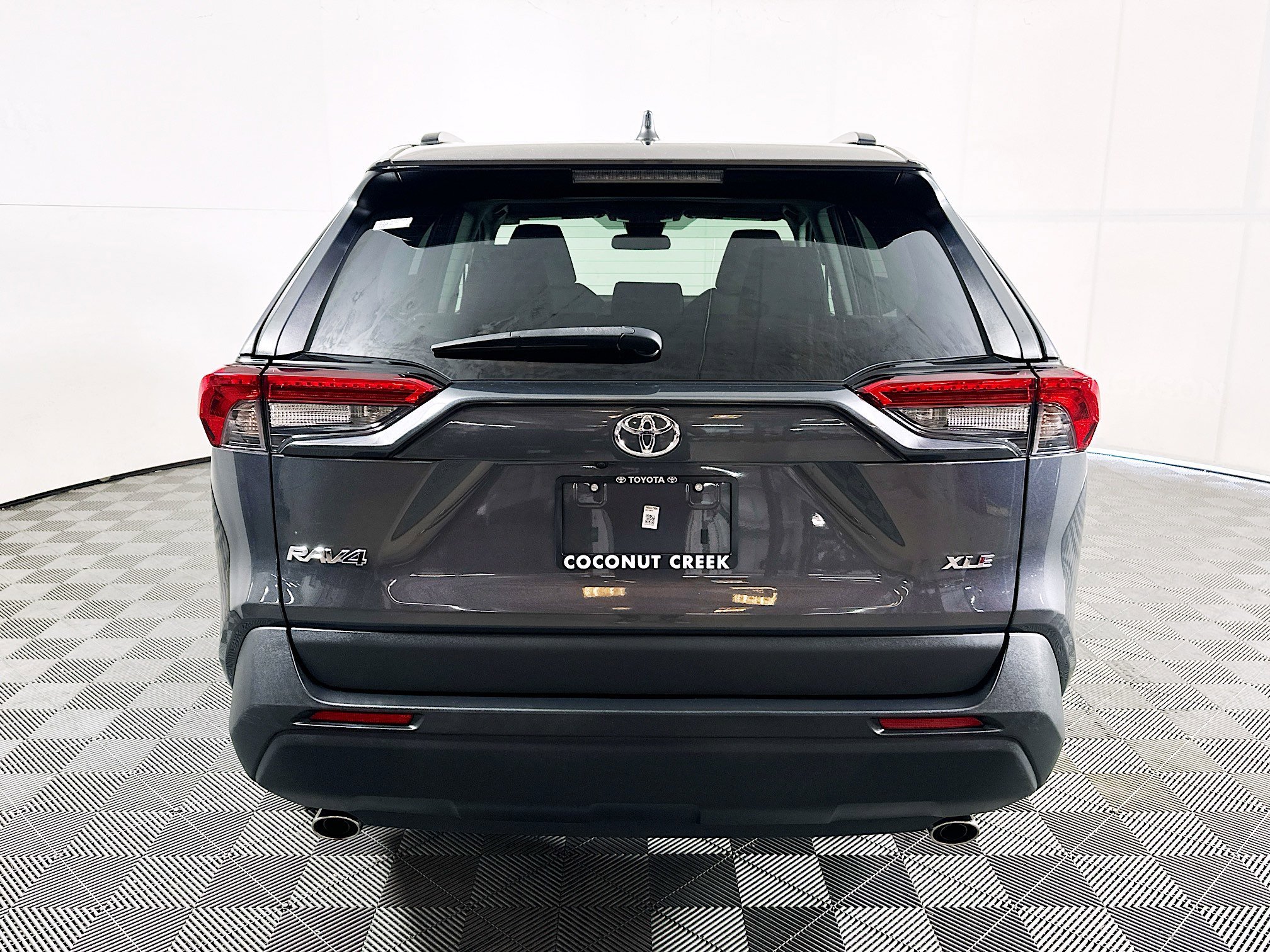 Used 2023 Magnetic Gray Metallic Toyota XLE image 4