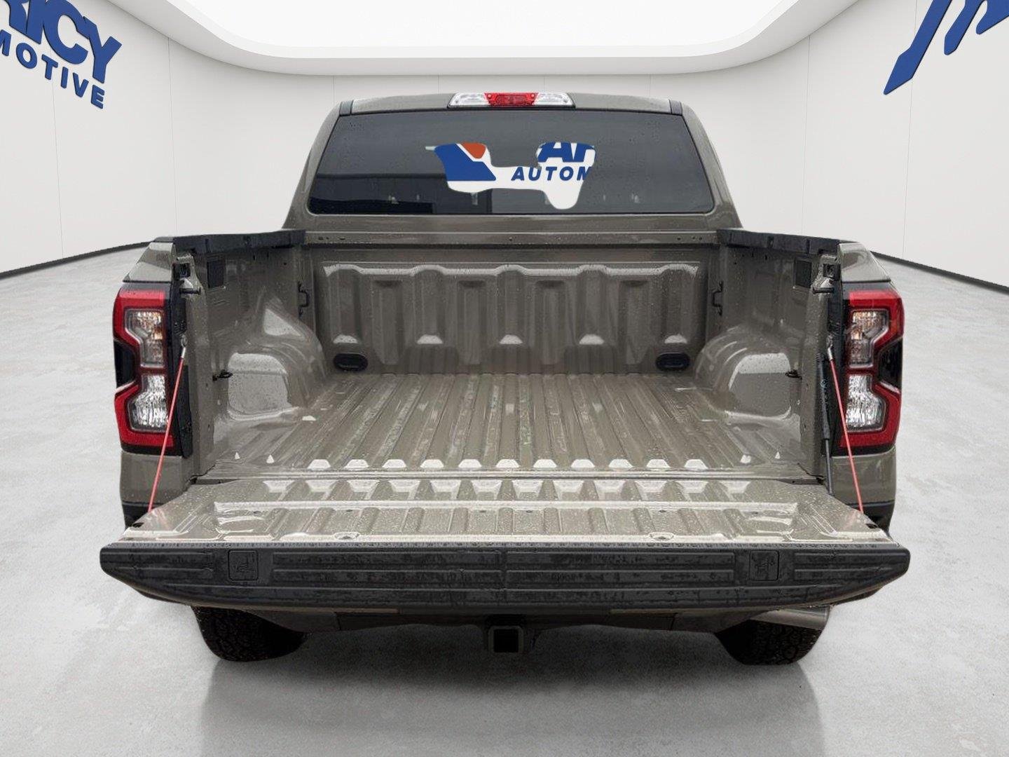 New 2026 Marsh Gray Ford XLT image 4