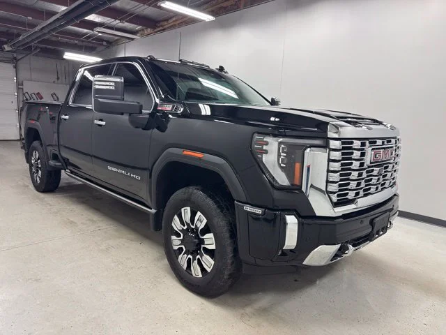 Used 2024 Onyx Black GMC Denali image 3