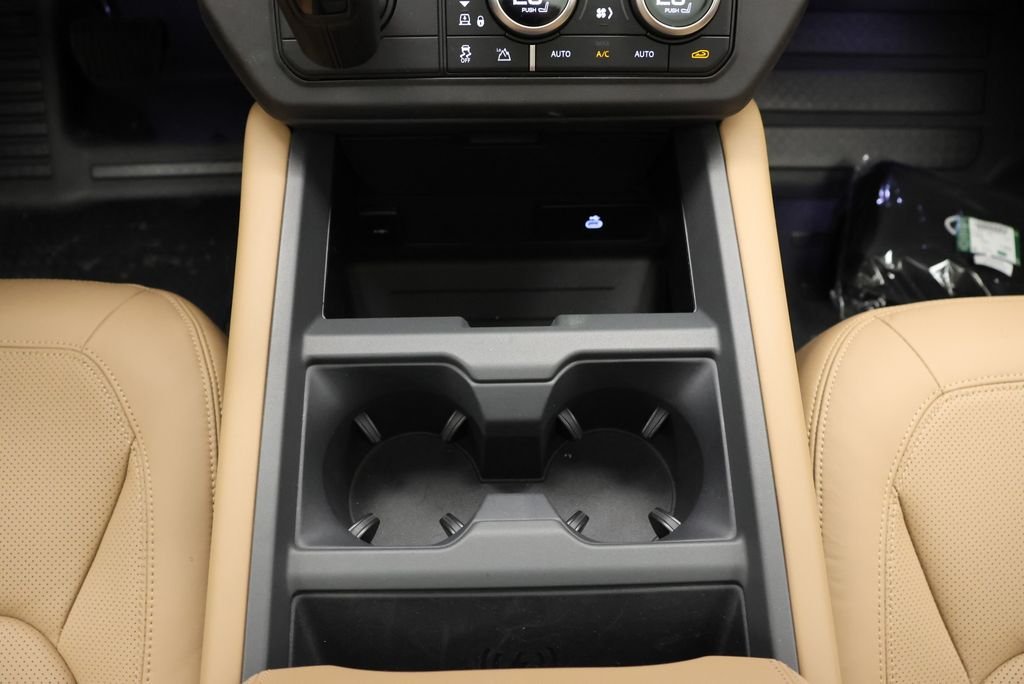 New 2026 Santorini Black Land Rover S image 25