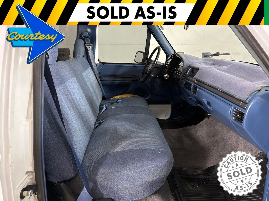 Used 1995  Ford XL image 24