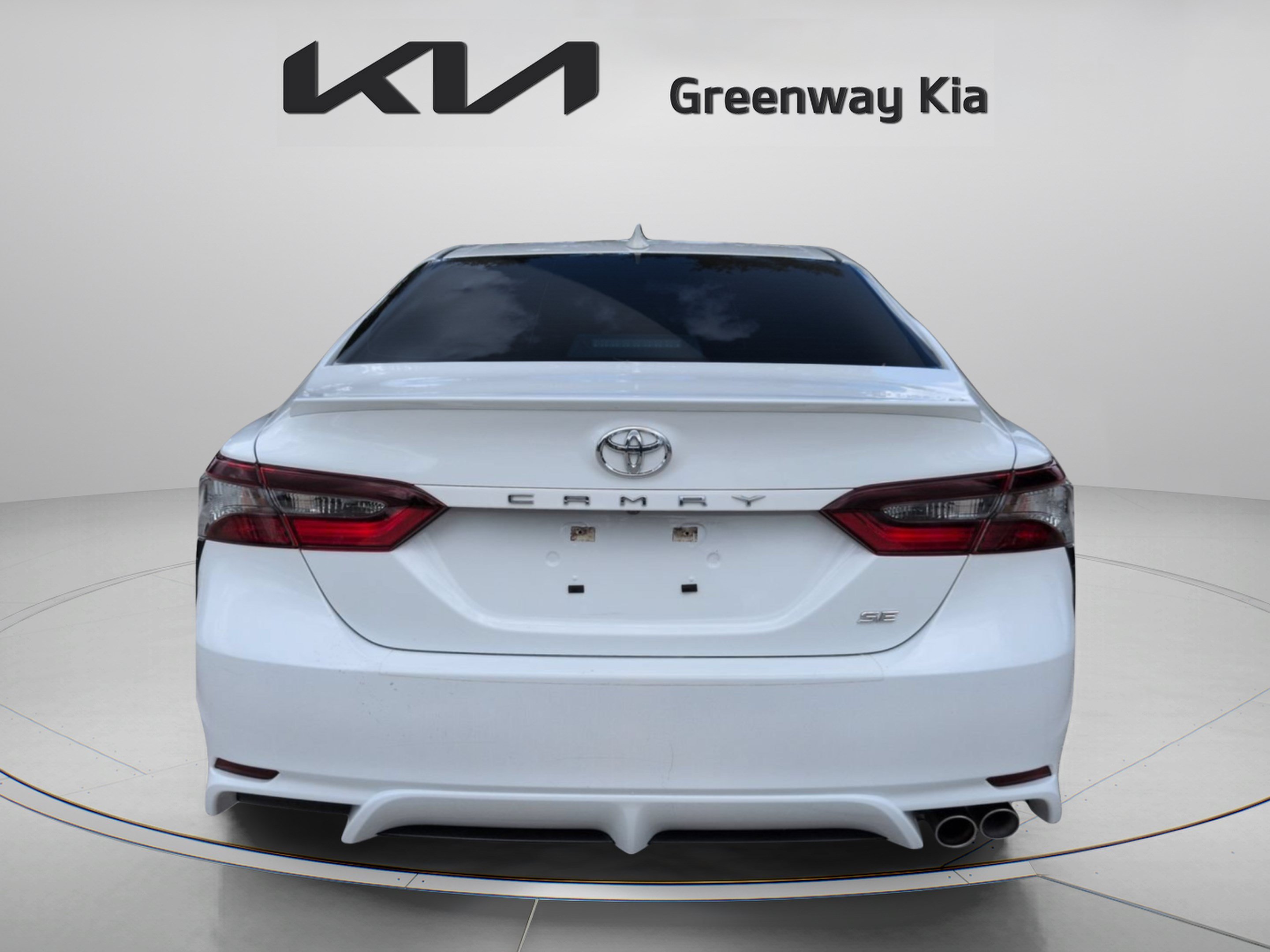 Used 2024 Ice Toyota SE image 6