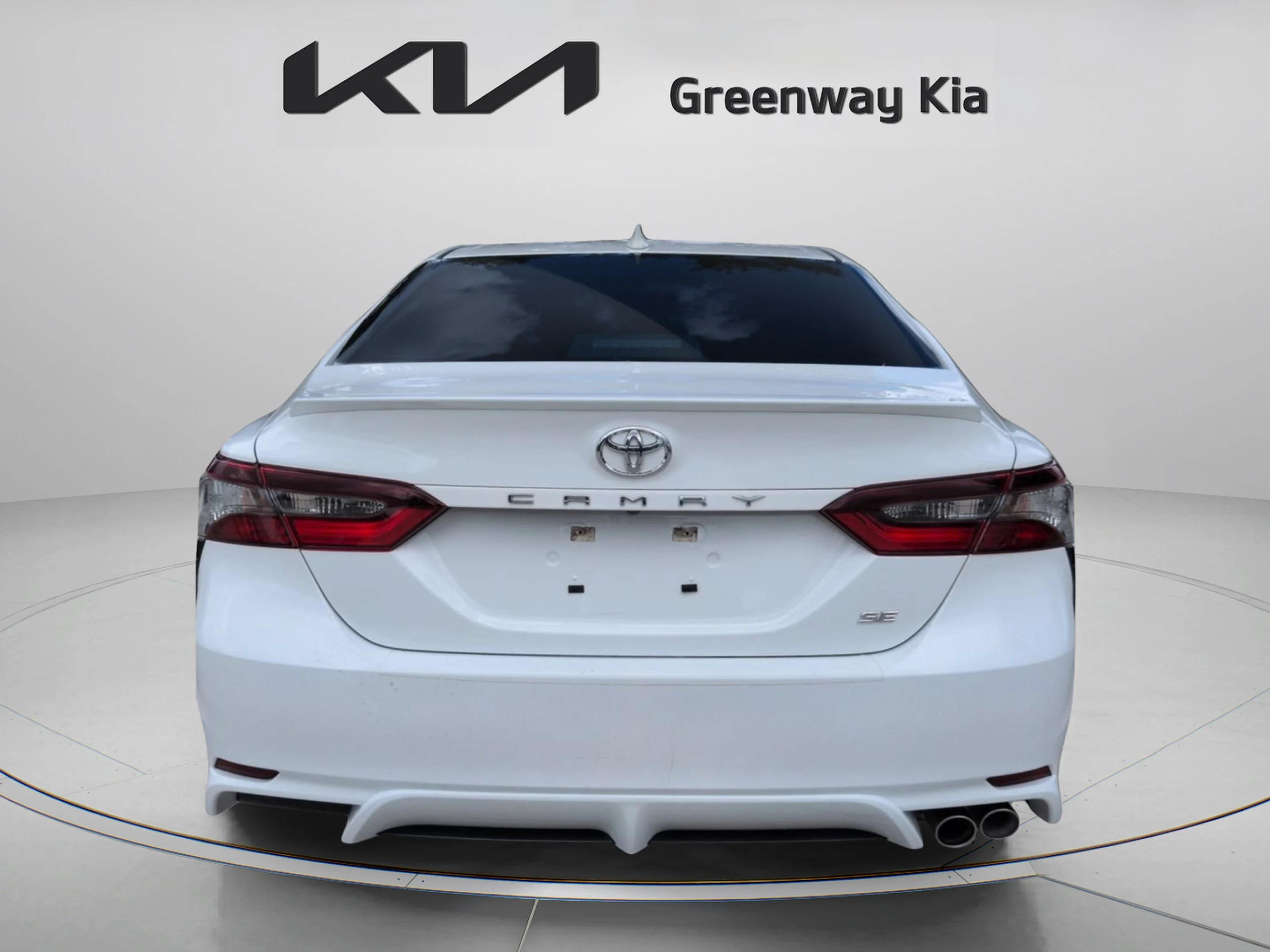 Used 2024 Ice Toyota SE image 6