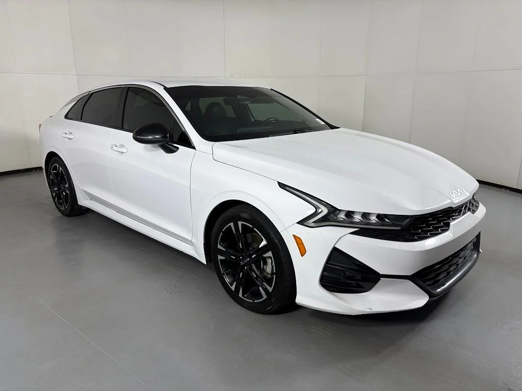 Used 2022 White Kia GT-Line image 2
