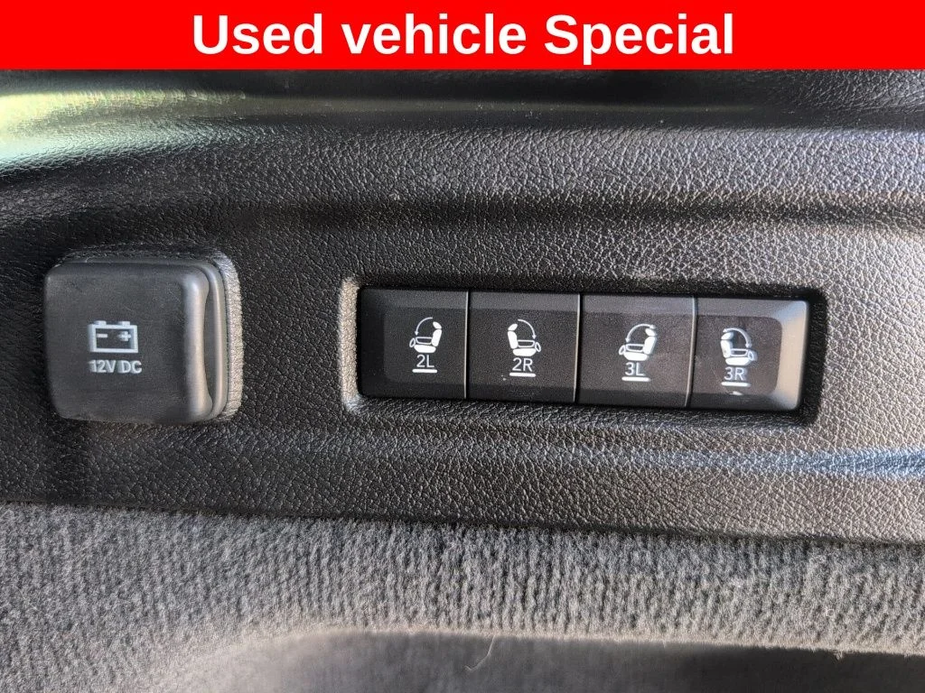 Used 2022 Silver Jeep Overland image 25