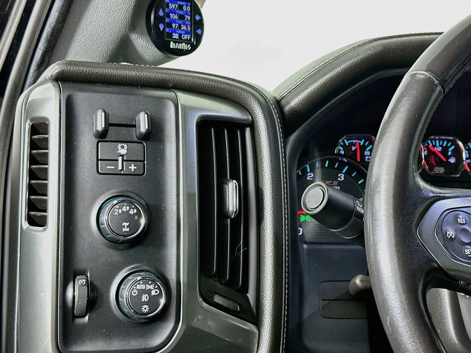 Used 2019 BLACK Chevrolet LTZ image 11