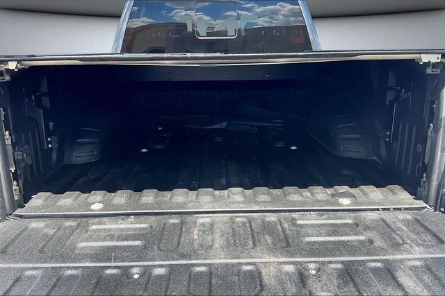 Used 2019 Magnetic Metallic Ford Lariat image 7
