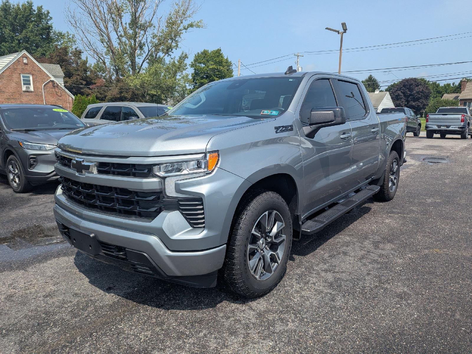 Used 2025 Sterling Gray Metallic Chevrolet RST image 4