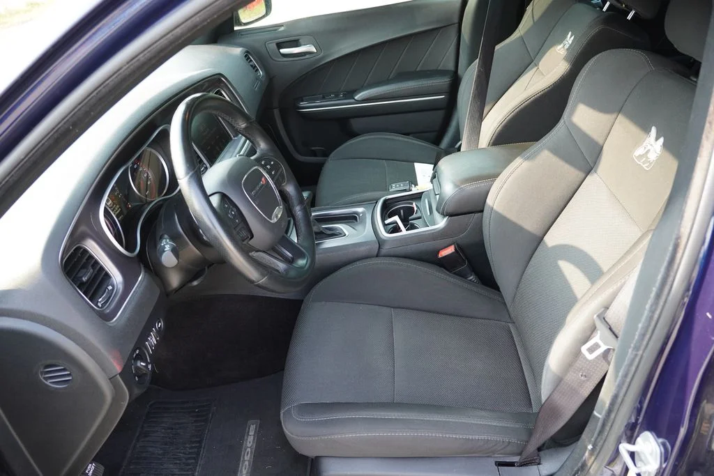Used 2016 Blue Dodge R/T Scat Pack image 4