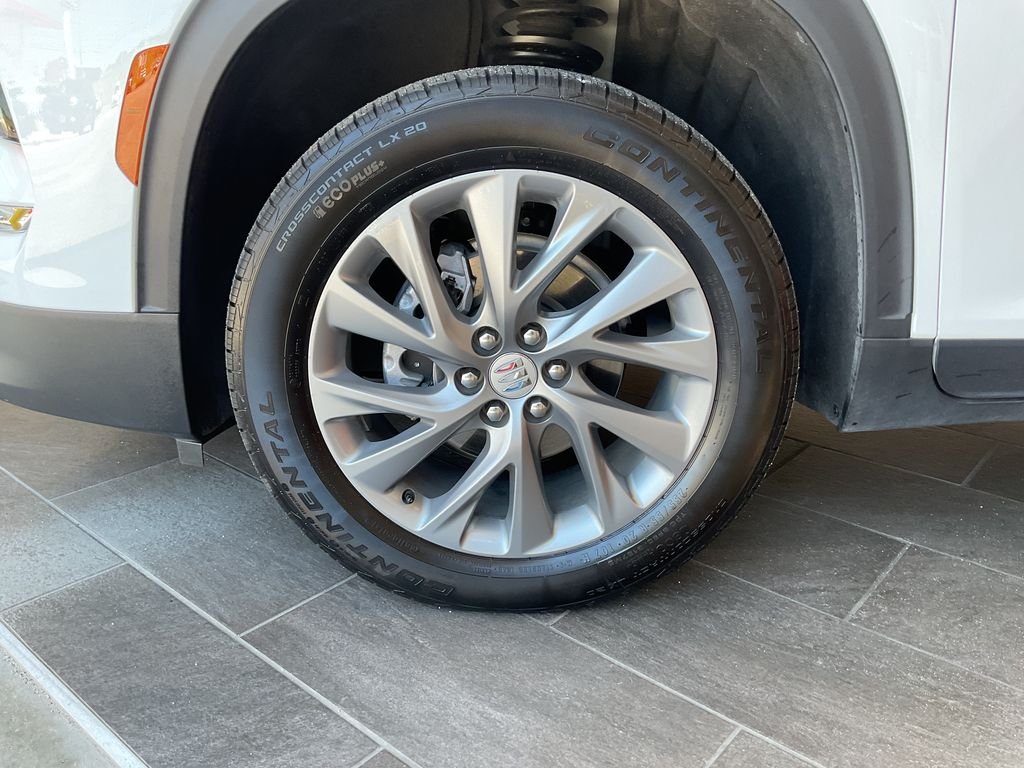 Used 2025 White Buick Preferred image 4