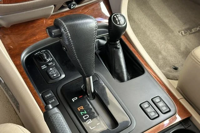 Used 1998  Lexus 470 image 22