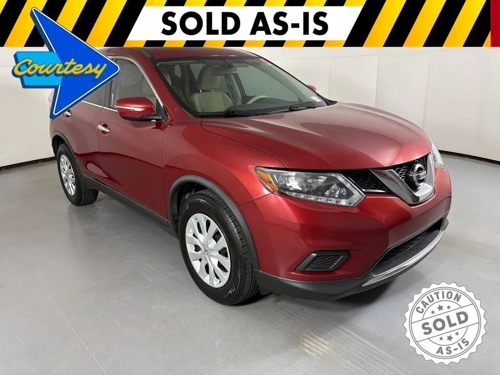 Used 2015 Red Nissan S image 2