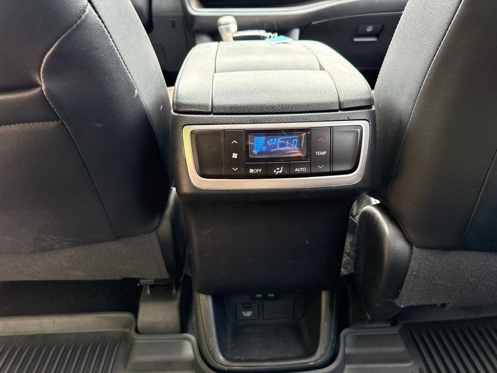 Used 2019 Silver Toyota XLE image 19
