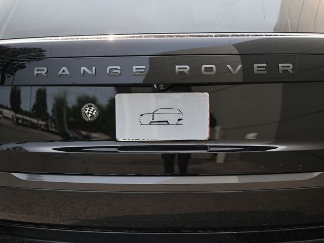 New 2026 Santorini Black LAND ROVER SE image 10