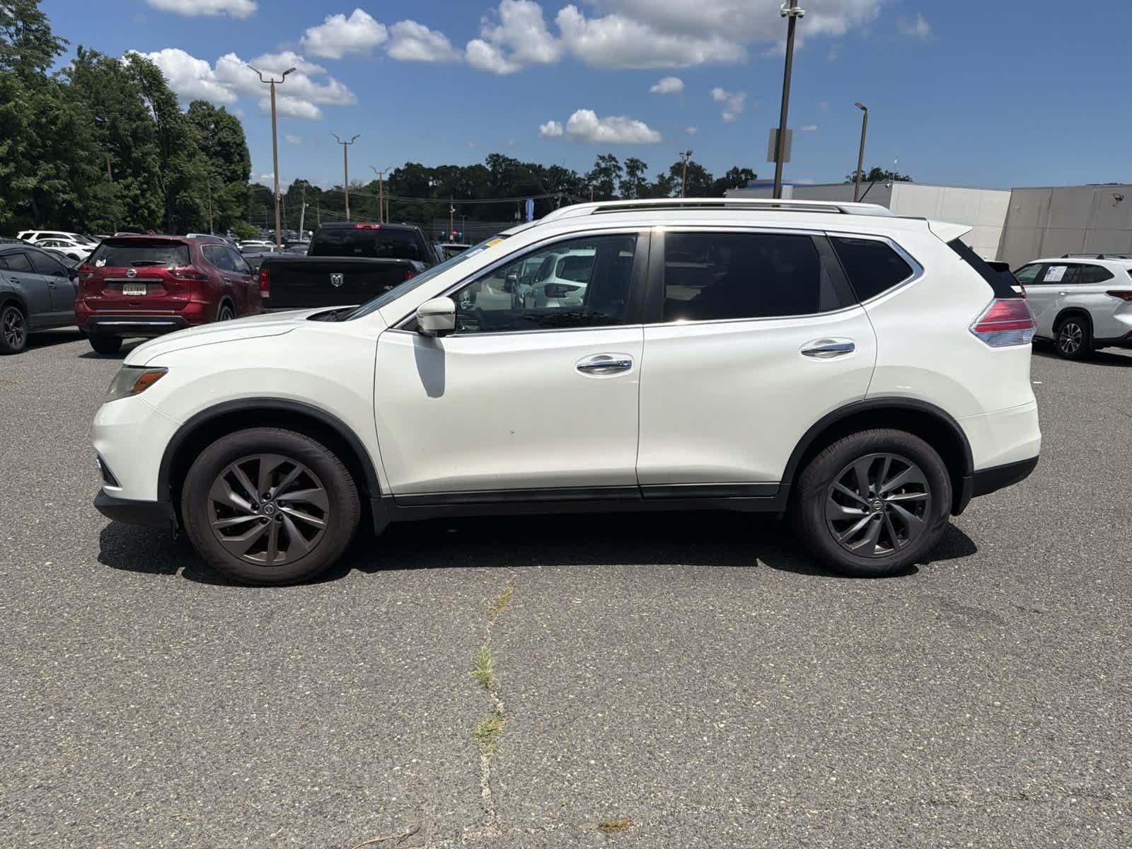 Used 2016 Nissan Rogue SL with VIN 5N1AT2MV9GC793364 for sale in Eatontown, NJ