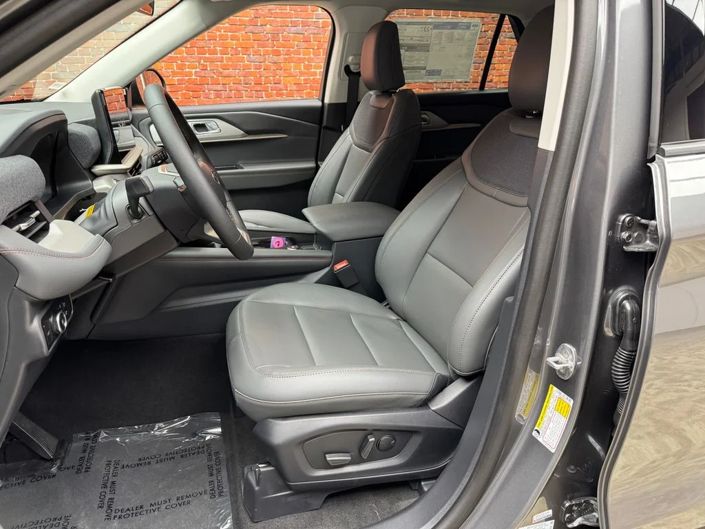New 2026 Carbonized Gray Metallic Ford Active image 23