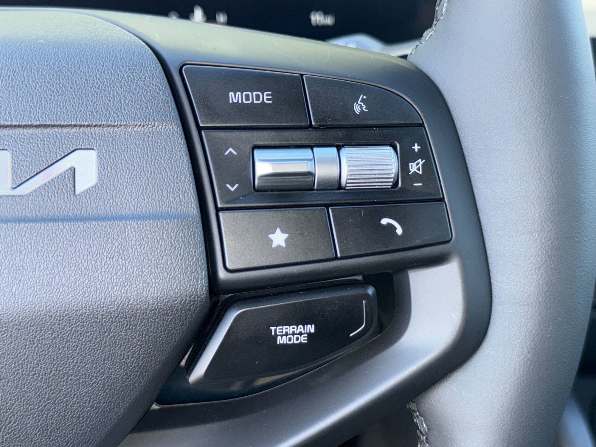 New 2026 Glacial White Pearl Kia SX-Prestige image 27
