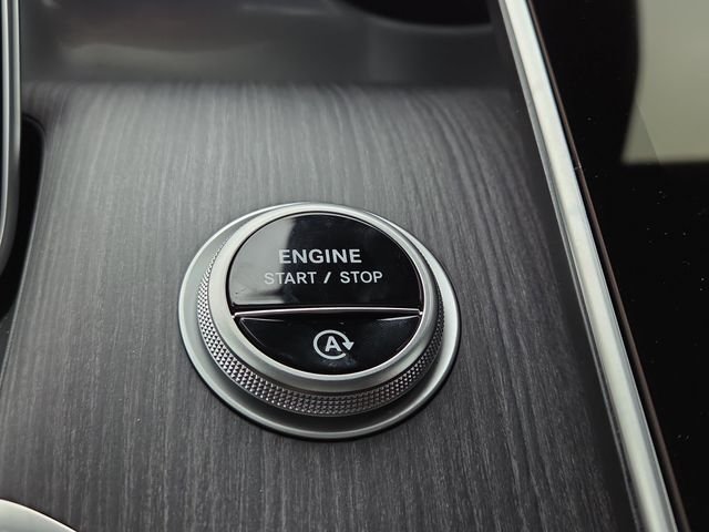 New 2026 Black Mercedes-Benz GLC300 image 11