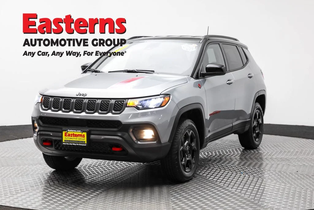 Used 2024 Gray Jeep Trailhawk image 1